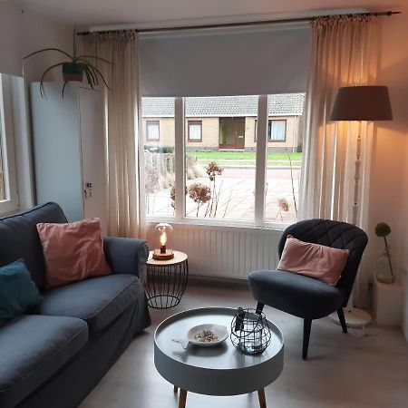 Modern En Sfeervol Appartement Aan Zee Met Airco Заутеланде Экстерьер фото