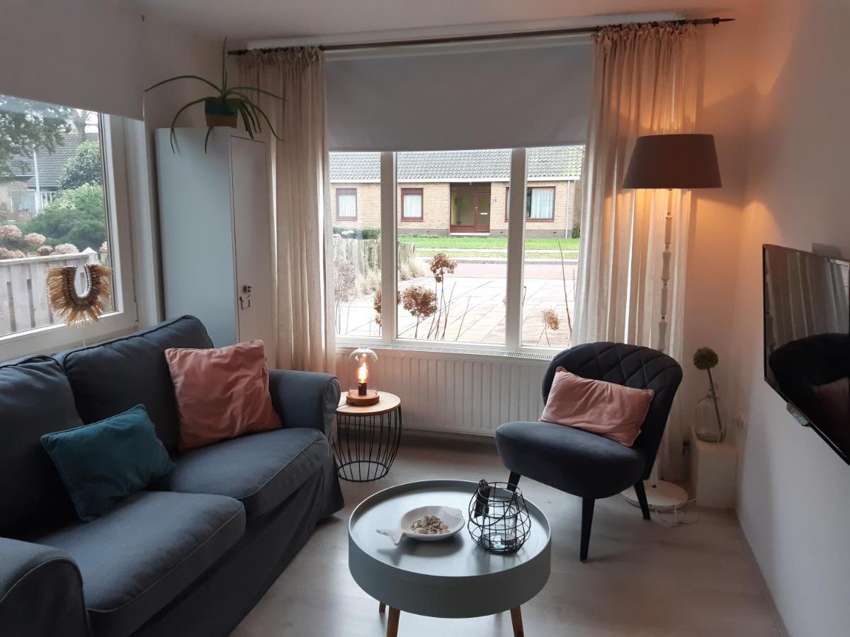 Modern En Sfeervol Appartement Aan Zee Met Airco Заутеланде Экстерьер фото