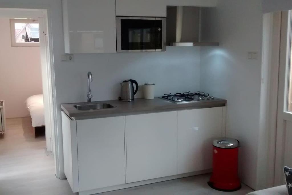 Modern En Sfeervol Appartement Aan Zee Met Airco Заутеланде Экстерьер фото